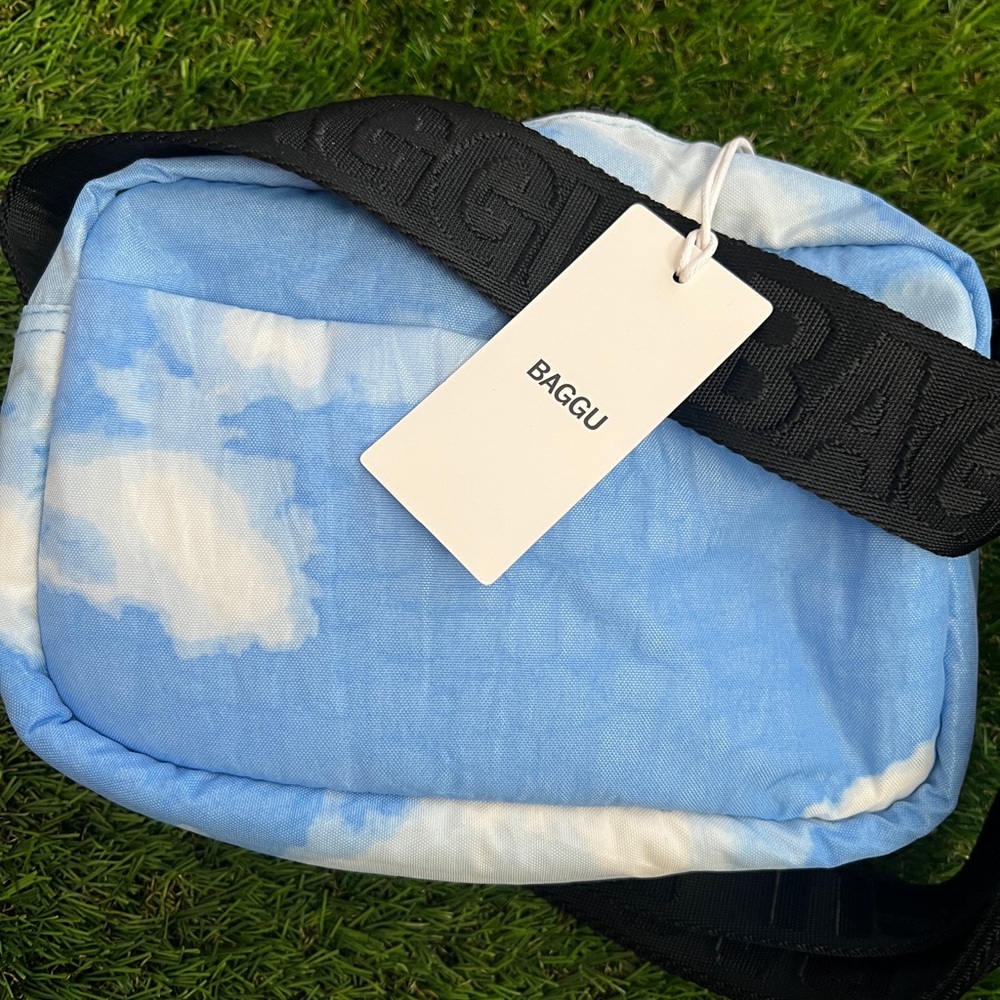 Baggu camera crossbody bag